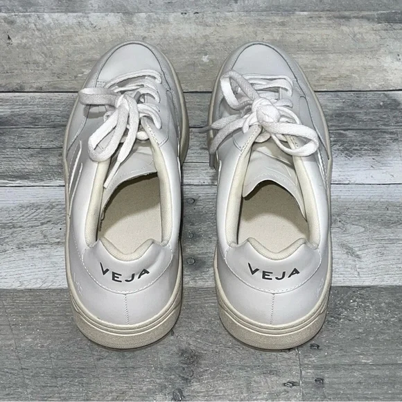 VEJA V-12 Classic Court Low-Top Women’s Sneakers - White - Sz - 10 .US / 41 .EU